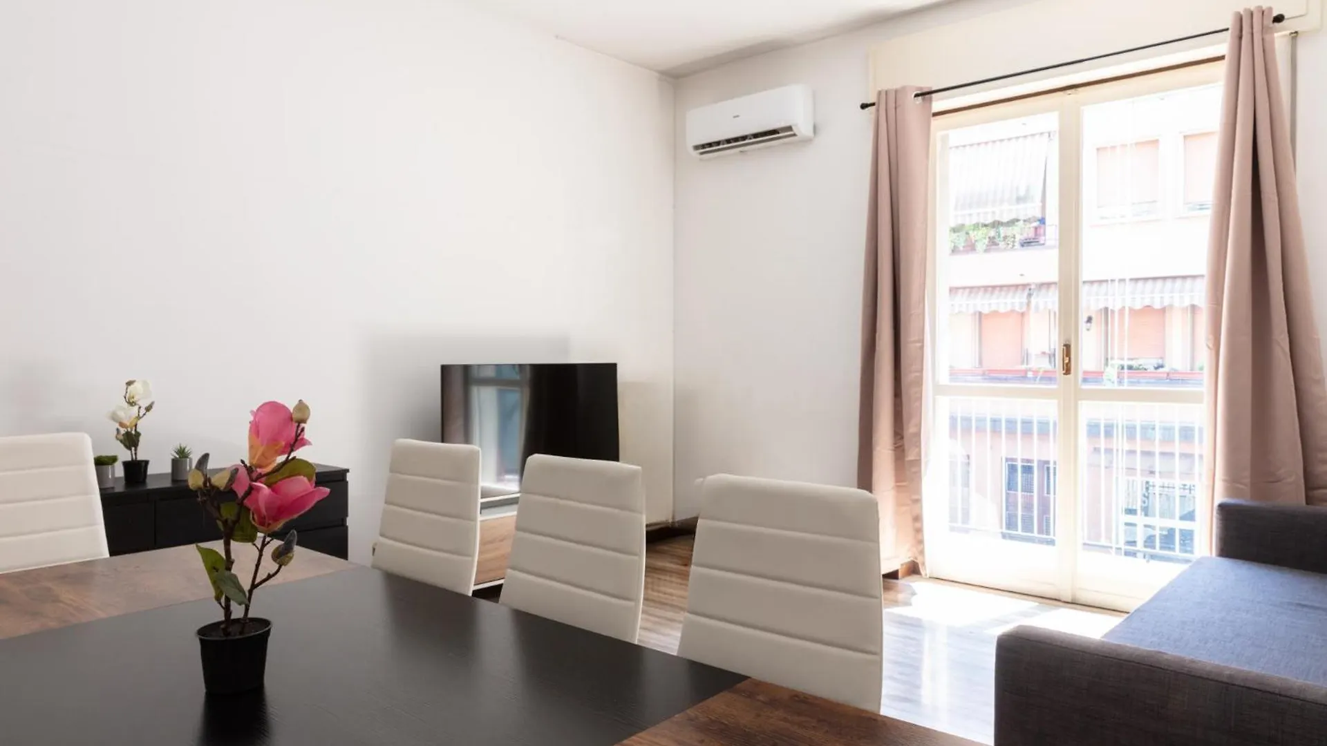 Dehomes - Porta Vittoria Luxury Stay Milan 0*,  Italy