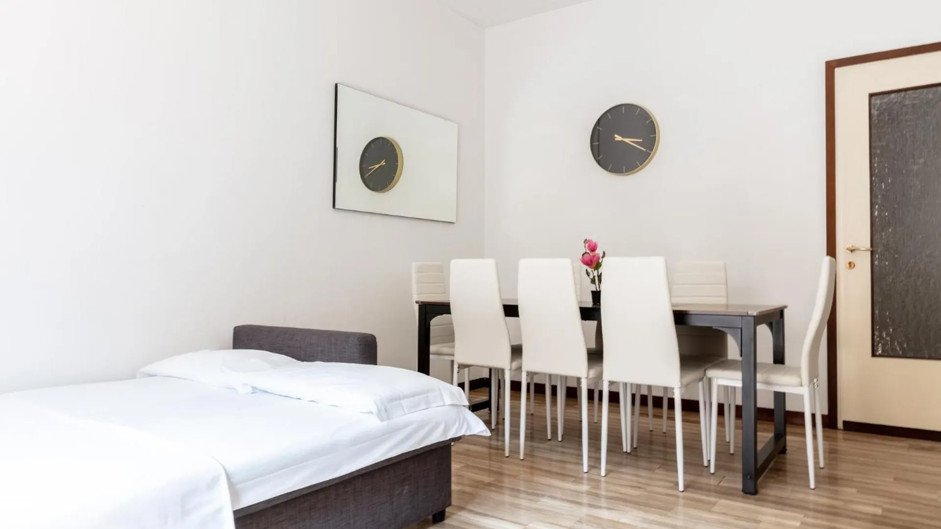 Dehomes - Porta Vittoria Luxury Stay Milan 0*,